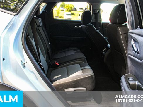Used 2025 Chevrolet Blazer LT FWD image 19