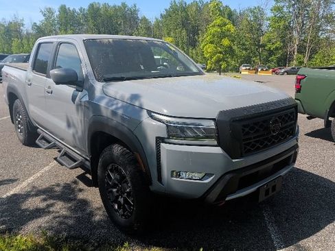 Used 2024 Nissan Frontier PRO-4X w/ Pro Premium Package AWD/4WD image 3
