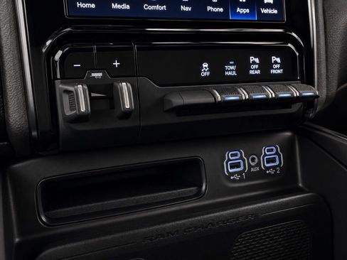 Used 2023 RAM 1500 Laramie AWD/4WD image 32