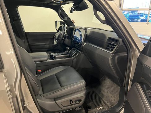 Used 2024 Lexus GX 550 w/ Accessory Package (31) image 38