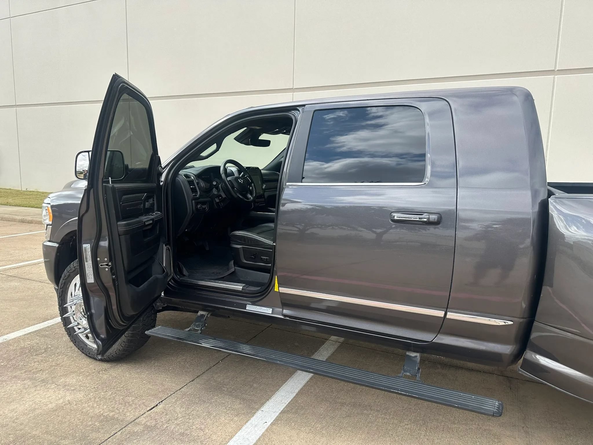 Used 2019 RAM 3500 Limited AWD/4WD image 16