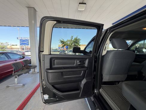 Used 2017 RAM 2500 Tradesman w/ Chrome Appearance Group AWD/4WD image 12