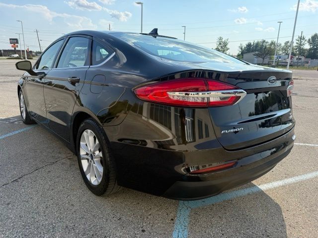 Used 2020 Ford Fusion SE FWD image 5