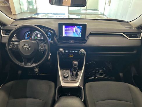 Certified 2025 Toyota RAV4 LE image 10