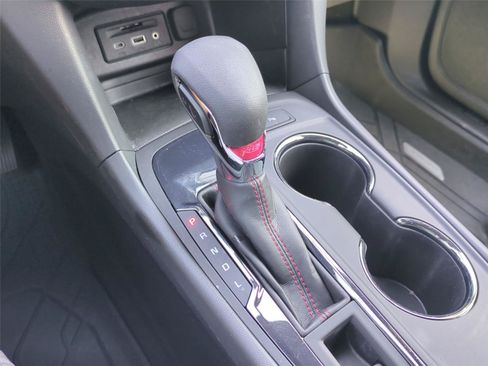 Used 2024 Chevrolet Equinox RS w/ RS Leather Package FWD image 25