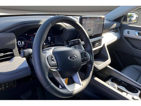 New 2026 Ford Explorer Active w/ Active Comfort Package AWD/4WD image 9