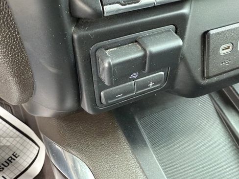 Used 2020 GMC Sierra 1500 SLT image 30