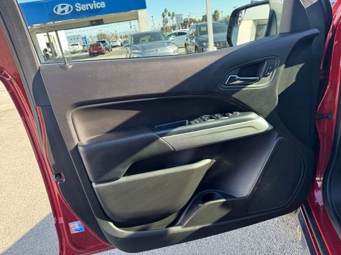 Used 2016 Chevrolet Colorado LT w/ LT Convenience Package image 11