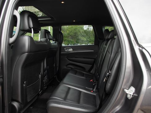 Used 2018 Jeep Grand Cherokee Limited AWD/4WD image 15