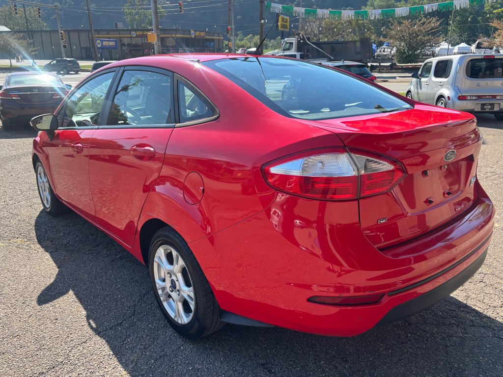Used 2014 Ford Fiesta SE w/ Comfort Package FWD image 7