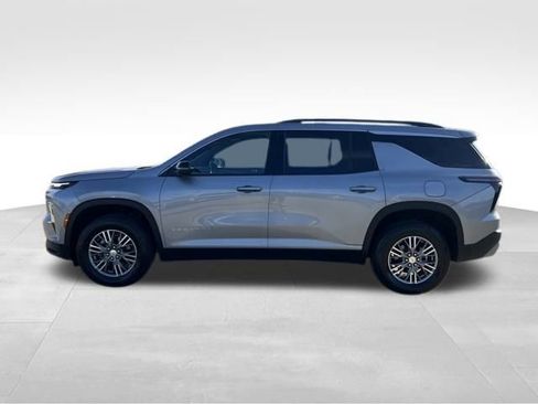 Certified 2025 Chevrolet Traverse LT image 5