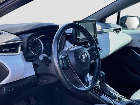 Used 2022 Toyota Corolla SE w/ Carpet Mat Package (TMS) FWD image 9
