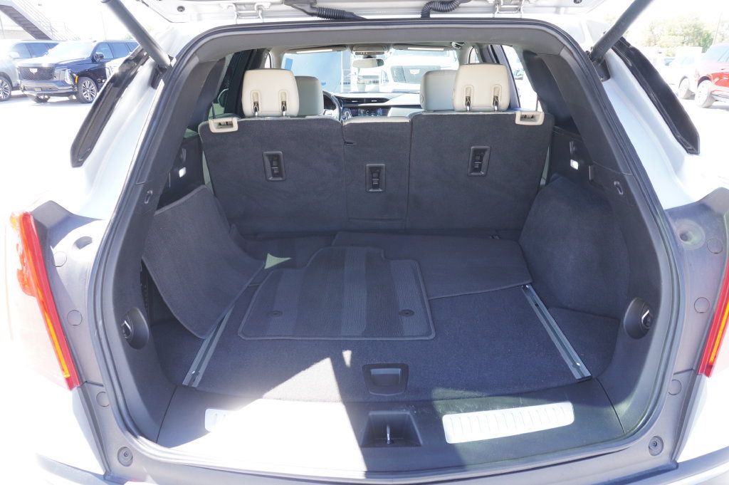 Used 2019 Cadillac XT5 Premium Luxury AWD/4WD image 11