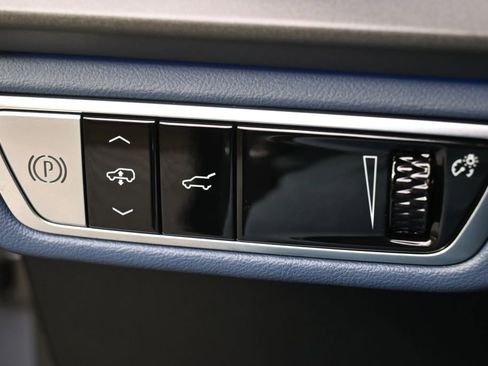 New 2026 Cadillac Vistiq Premium Luxury w/ LPO, Floor Liner Package AWD/4WD image 25