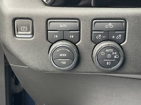 Certified 2022 Chevrolet Silverado 1500 RST image 33