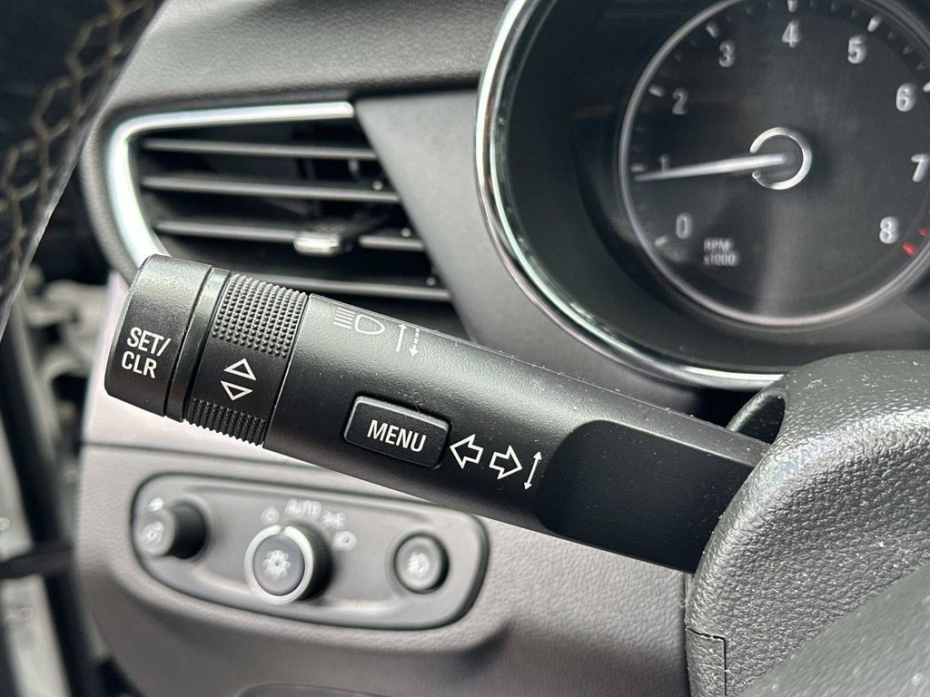 Used 2020 Buick Encore Essence AWD/4WD image 20