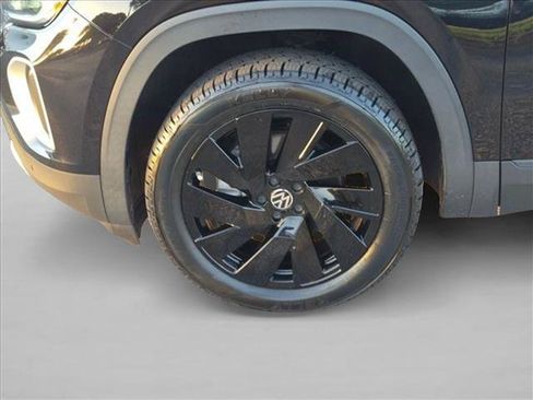 Used 2024 Volkswagen Atlas SE FWD image 22