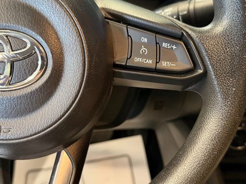 Used 2019 Toyota Yaris LE image 12