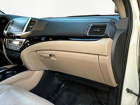 Used 2016 Honda Pilot Touring image 17