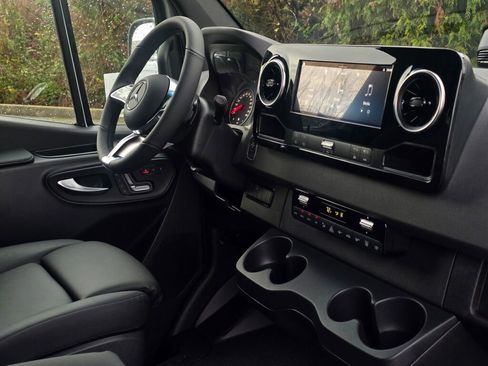New 2026 Mercedes-Benz Sprinter 2500 image 28
