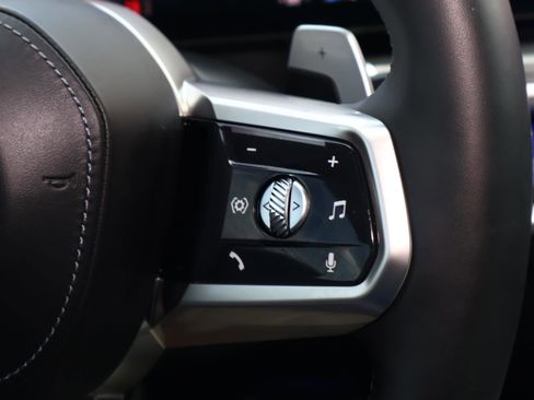 Used 2023 BMW 760i xDrive w/ Executive Package image 27