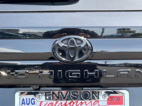 Used 2025 Toyota Grand Highlander AWD Hybrid image 47