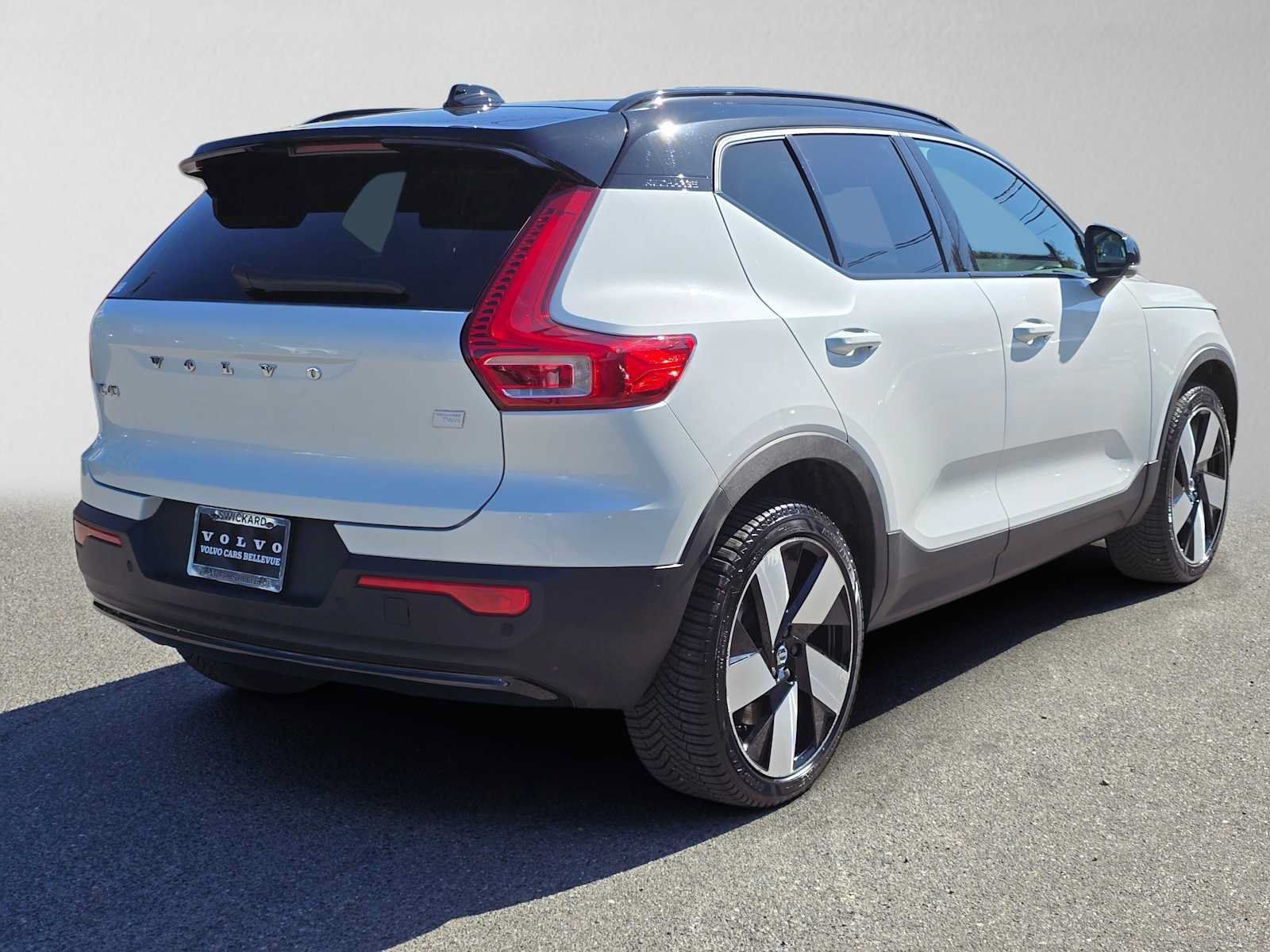 Certified 2023 Volvo XC40 Recharge Ultimate w/ Protection Package Premier AWD/4WD image 4