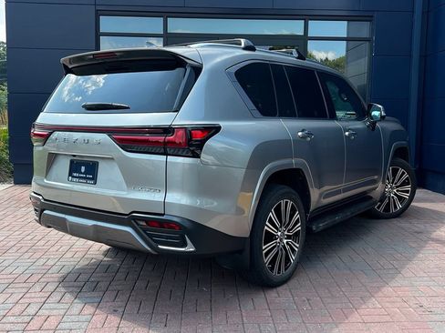 Used 2022 Lexus LX 600 4WD w/ Accessory Package (Z1) image 5