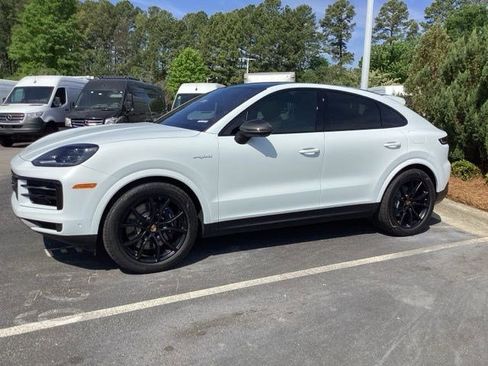 Used 2026 Porsche Cayenne E-Hybrid AWD/4WD image 1