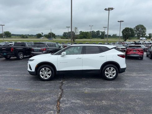 Used 2020 Chevrolet Blazer LT w/ Sound & Technology Package FWD image 2