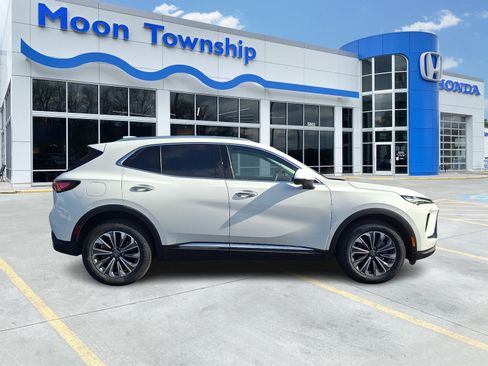 Used 2025 Buick Envision Preferred AWD/4WD image 7