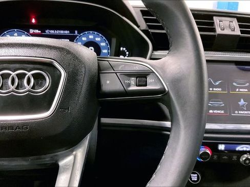 Certified 2025 Audi Q3 2.0T Premium w/ Convenience Package image 19
