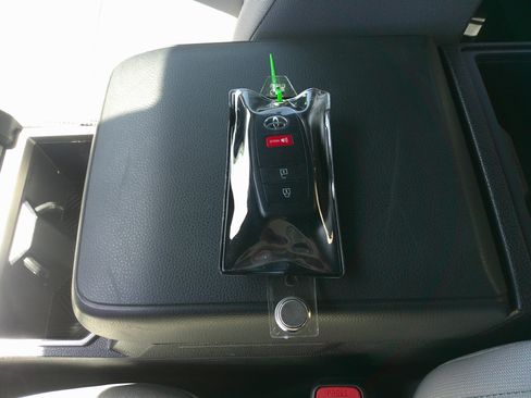 Used 2025 Toyota Tacoma SR5 image 39