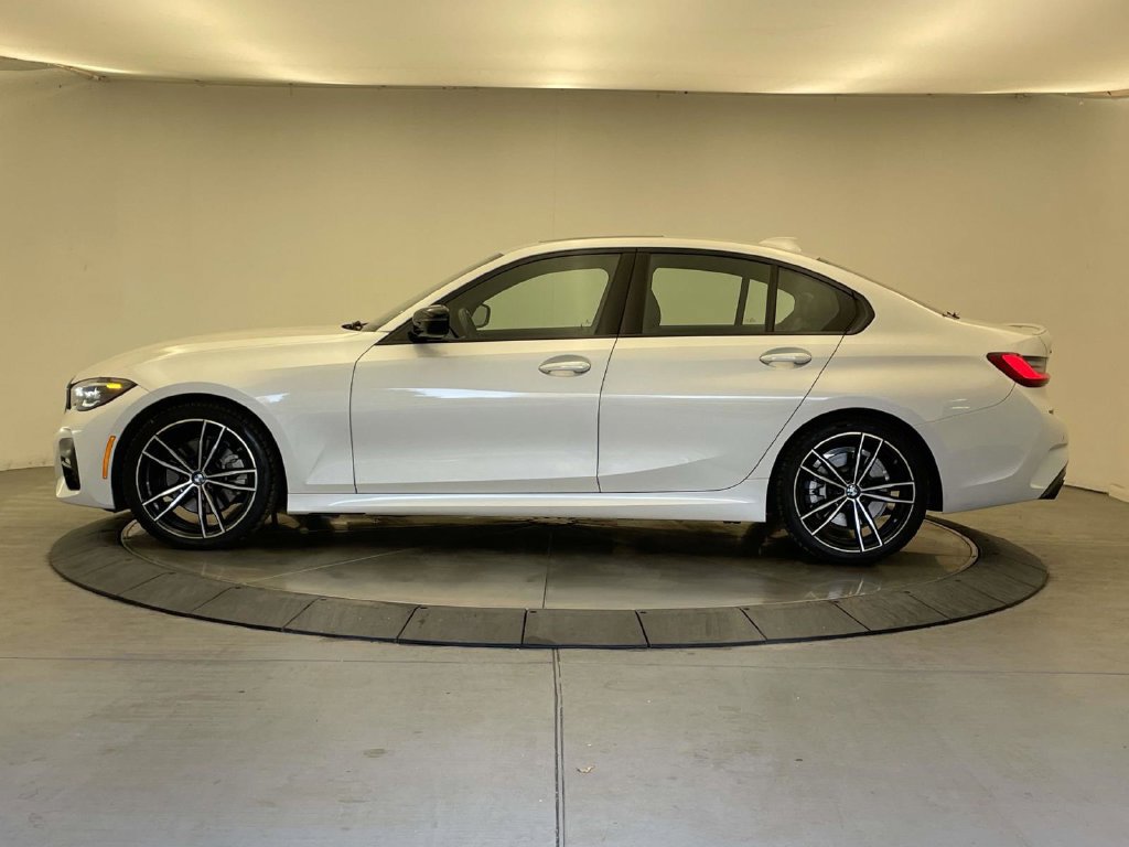 Used 2022 BMW 330i xDrive Sedan w/ M Sport Package AWD/4WD image 2