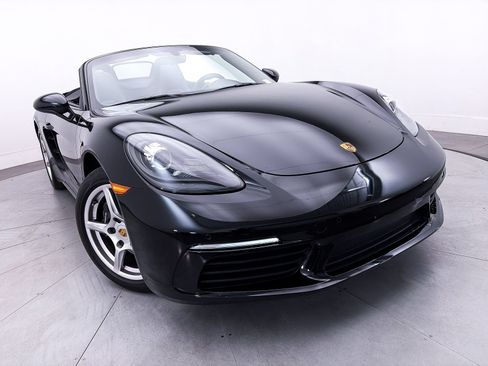 Used 2019 Porsche 718 Boxster RWD image 6