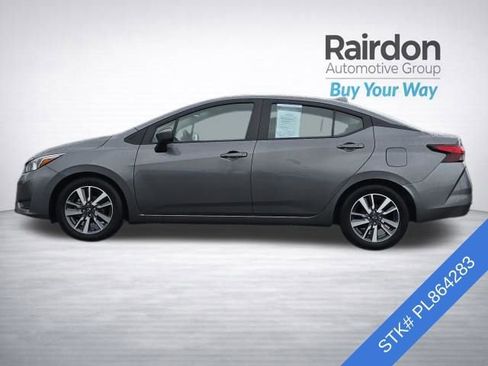 Used 2023 Nissan Versa SV image 4