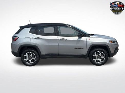Used 2022 Jeep Compass Trailhawk w/ Trailhawk Convenience Group AWD/4WD image 6