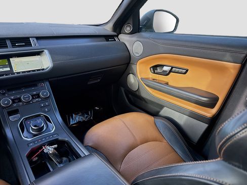 Used 2018 Land Rover Range Rover Evoque HSE Dynamic image 20