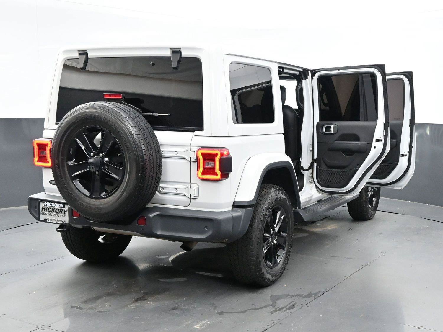 Used 2020 Jeep Wrangler Unlimited Sahara AWD/4WD image 33