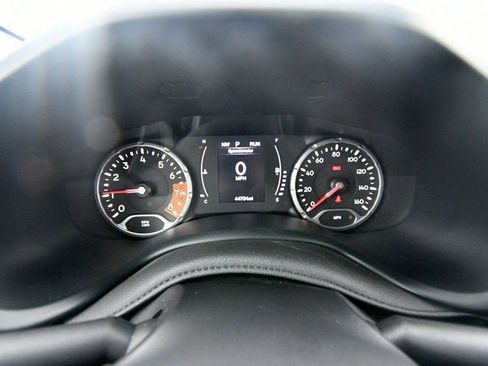 Used 2023 Jeep Renegade Latitude AWD/4WD image 23