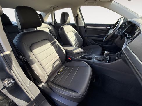 Used 2024 Volkswagen Jetta SE image 19