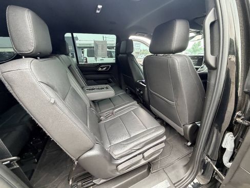 Used 2022 Chevrolet Suburban LT AWD/4WD image 62