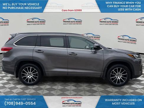 Used 2017 Toyota Highlander SE image 8