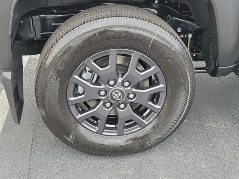 New 2026 Toyota 4Runner SR5 AWD/4WD image 6