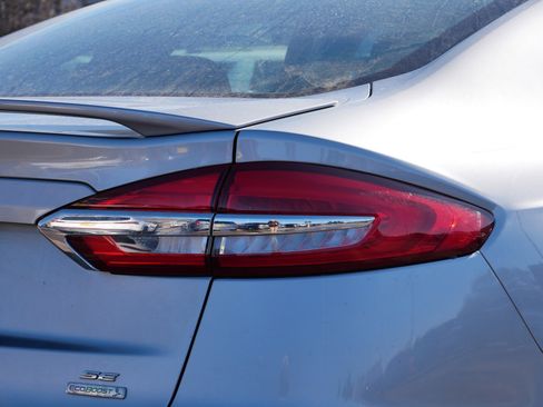 Certified 2020 Ford Fusion SE w/ Equipment Group 151A image 17