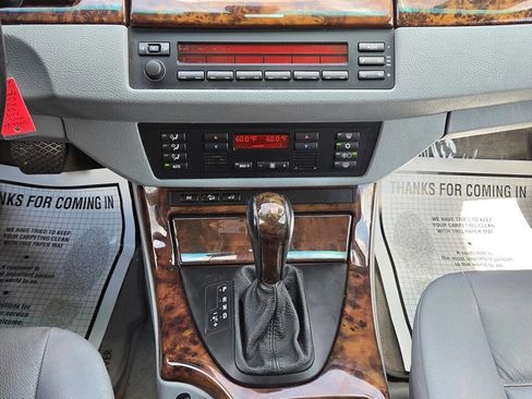 Used 2003 BMW X5 3.0i image 9