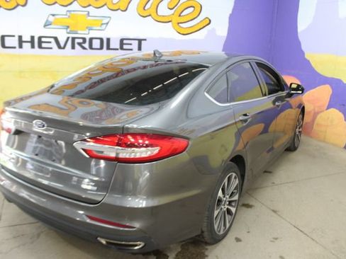 Used 2019 Ford Fusion SE AWD/4WD image 5