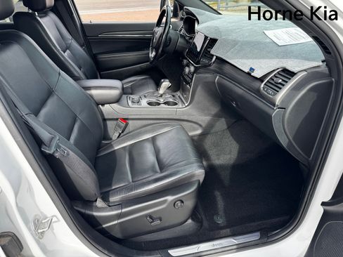 Used 2022 Jeep Grand Cherokee Limited image 23