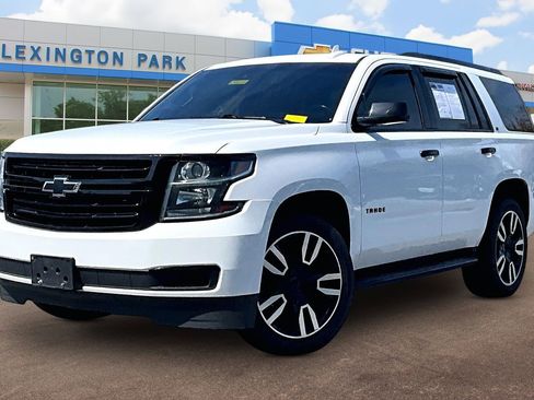 Used 2019 Chevrolet Tahoe LT w/ RST Edition image 2
