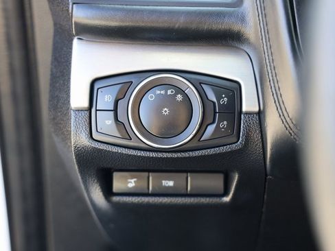 Used 2018 Ford Explorer Platinum image 28